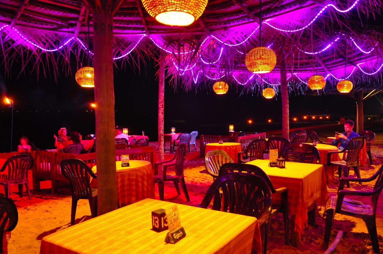 Hotel Blue Note Hikkaduwa Extérieur photo
