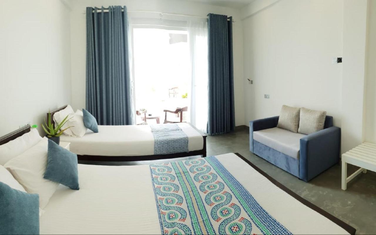 Hotel Blue Note Hikkaduwa Extérieur photo