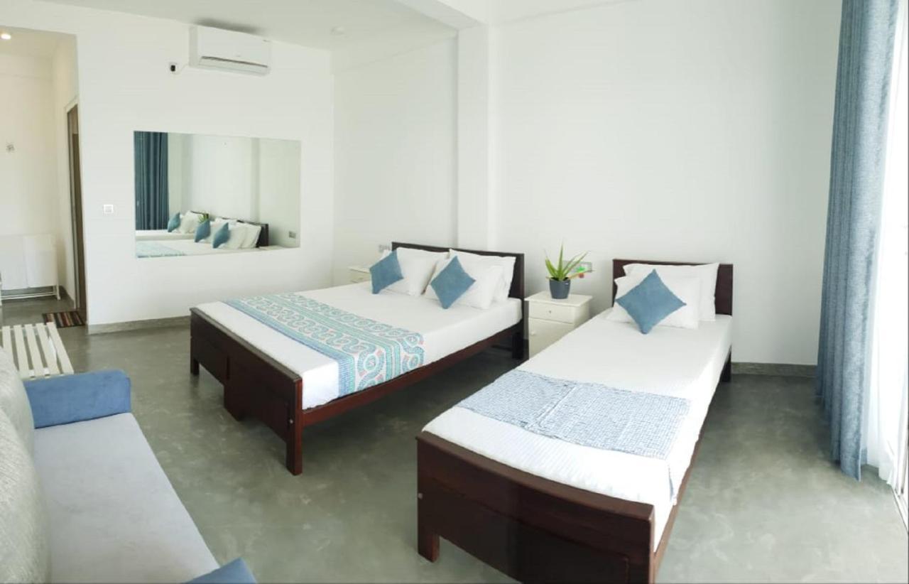 Hotel Blue Note Hikkaduwa Extérieur photo