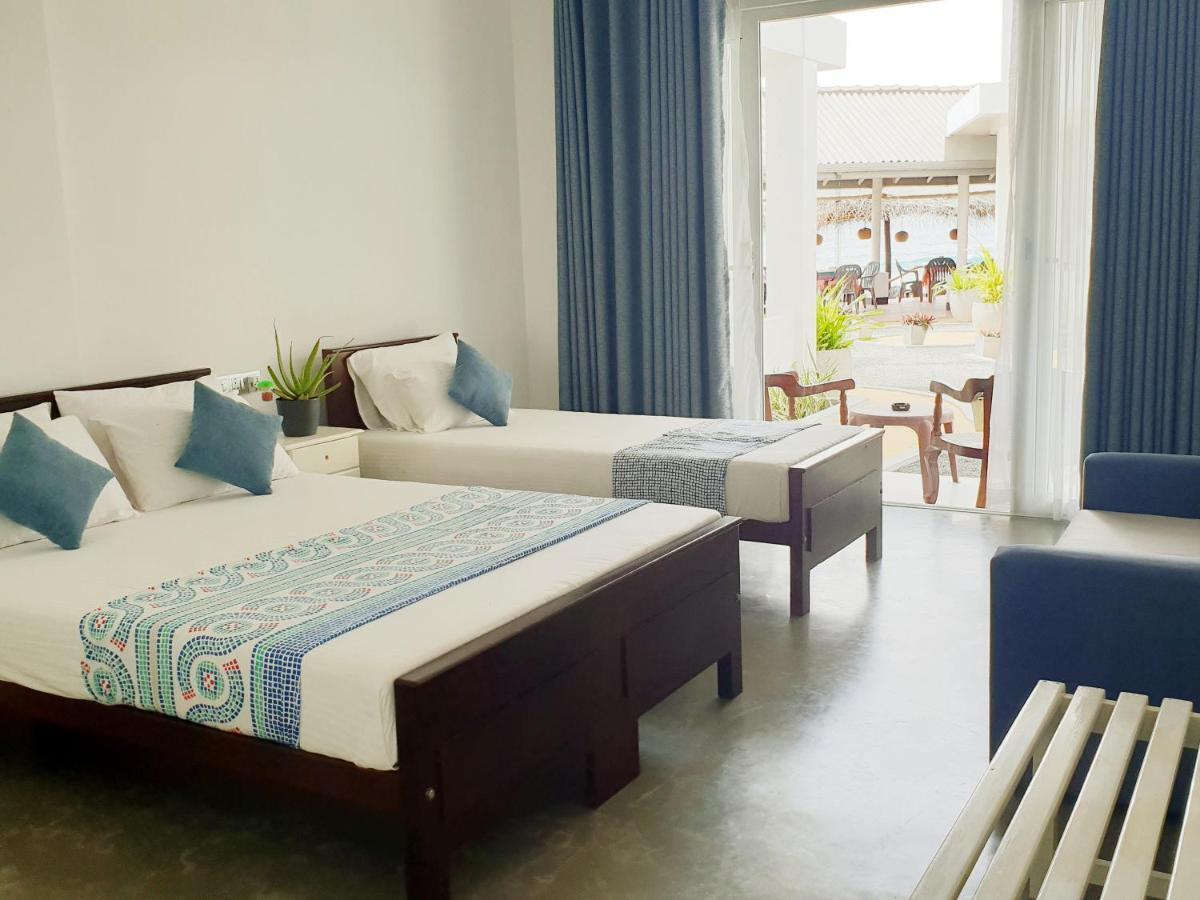 Hotel Blue Note Hikkaduwa Extérieur photo